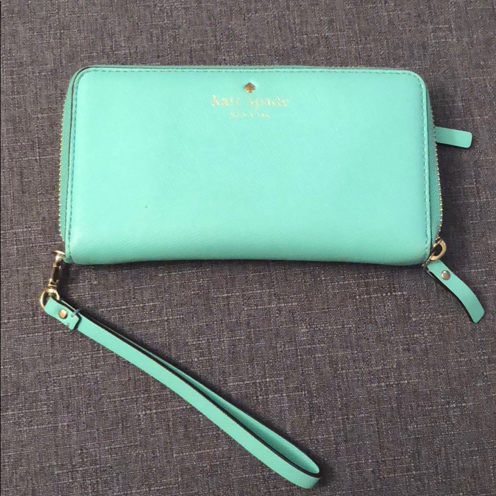 Wristlet wallet